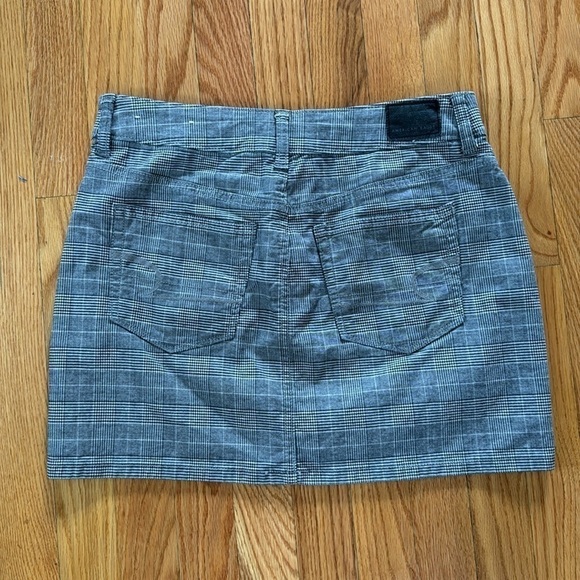 ***American Eagle Women’s Gray Plaid Hi Rise Mini Skirt Sz 4R - Picture 4 of 5